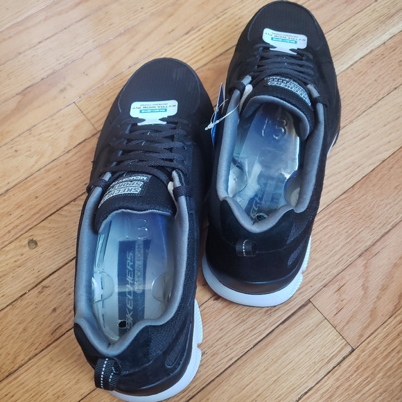 NWT - Sport Sneakers w/Memory Foam - 13WW - Picture 6 of 8